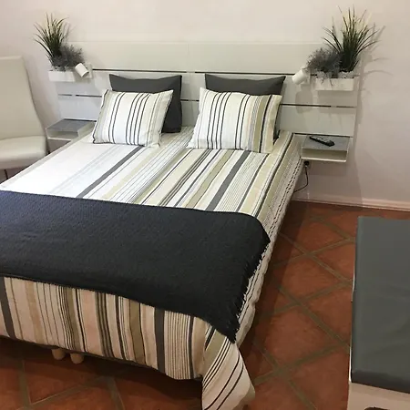 A Casa Do ホームステイ Camarate